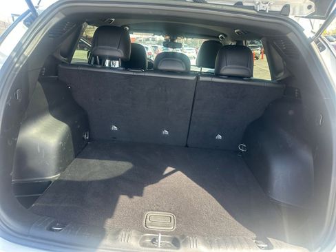 Used 2025 Jeep Compass Trailhawk image 30