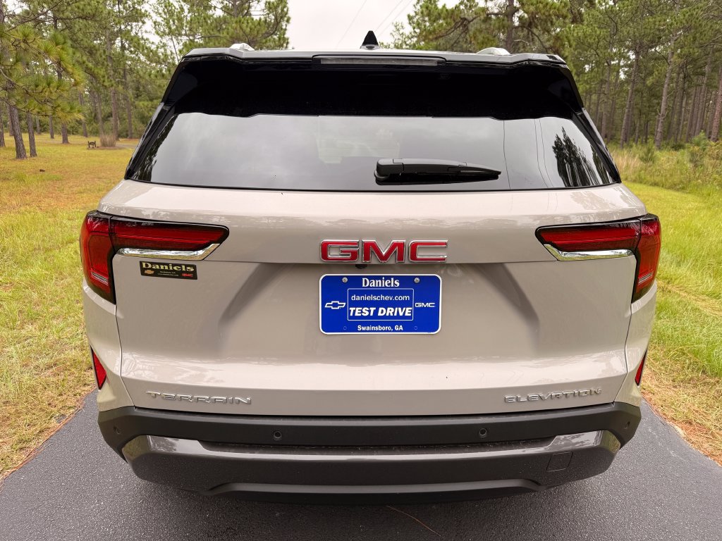 New 2027 GMC Terrain Elevation w/ Elevation Premium Package FWD image 4