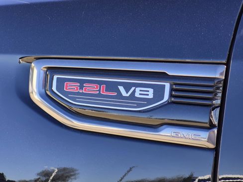 Used 2022 GMC Sierra 1500 AT4 w/ AT4 Preferred Package image 11