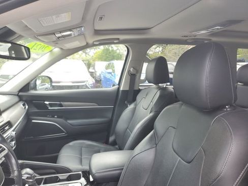 Certified 2021 Kia Telluride SX w/ Towing Package image 15