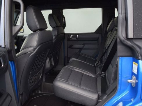New 2025 Ford Bronco Badlands image 5