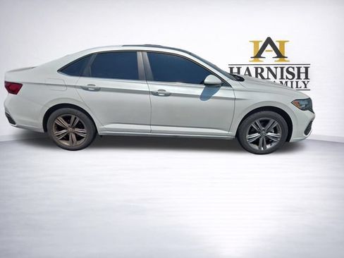 Used 2023 Volkswagen Jetta SE w/ Panoramic Sunroof Package FWD image 8