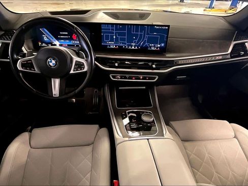 Used 2025 BMW X5 xDrive40i w/ M Sport Package image 14