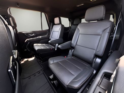 Used 2022 Chevrolet Tahoe High Country AWD/4WD image 18