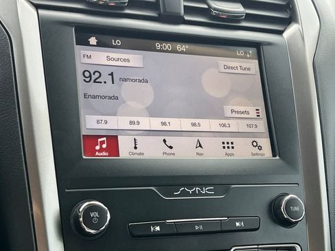 Used 2019 Ford Fusion SE FWD image 21