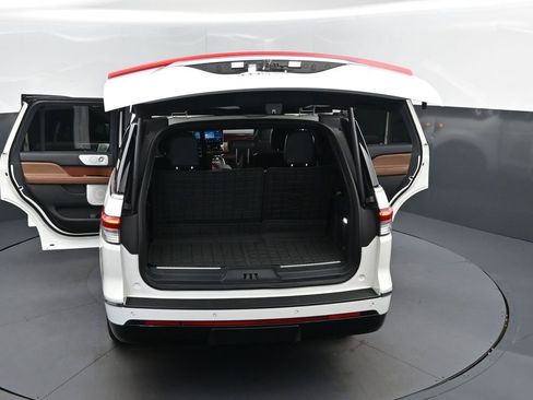 Used 2024 Lincoln Navigator Reserve AWD/4WD image 46