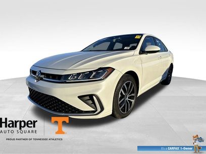 Used 2025 Volkswagen Jetta SE w/ Sunroof Package