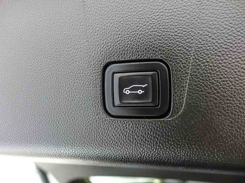 Certified 2023 Chevrolet Traverse RS AWD/4WD image 36