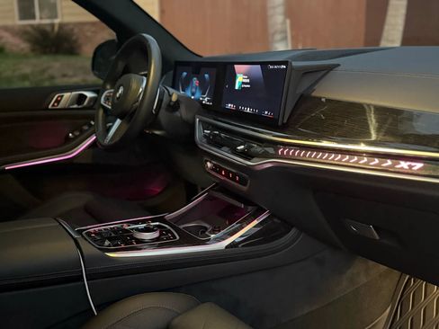 Used 2025 BMW X7 xDrive40i w/ Executive Package image 12