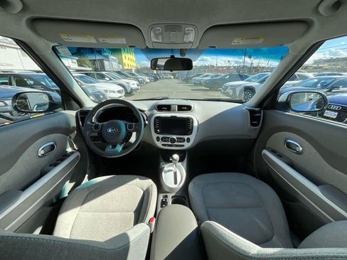 Used 2016 Kia Soul EV image 14