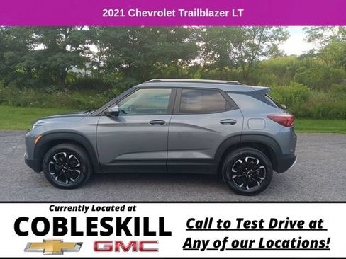 Used 2021 Chevrolet TrailBlazer LT w/ Convenience Package AWD/4WD image 8