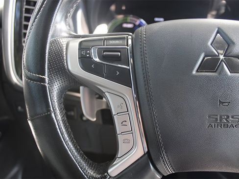 Used 2022 Mitsubishi Outlander SEL image 13