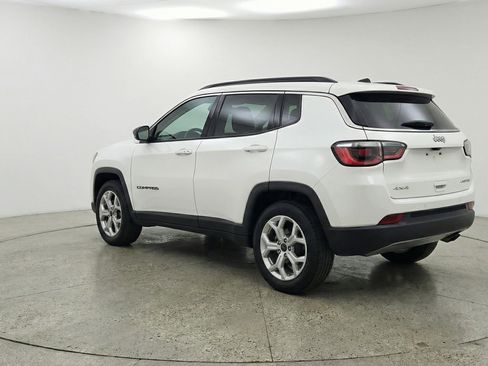 Used 2025 Jeep Compass Latitude AWD/4WD image 6