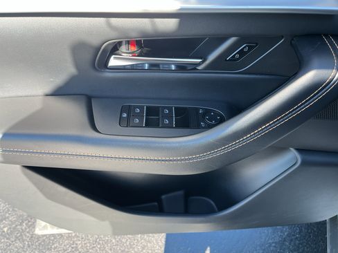 Certified 2025 MAZDA CX-70 3.3 Turbo w/ Premium Package image 10