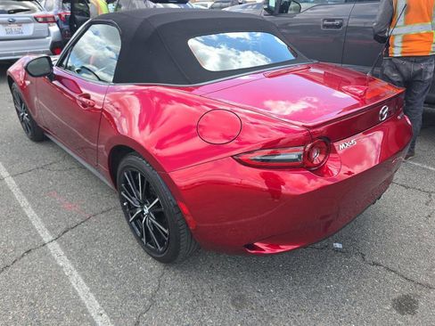 Used 2024 MAZDA MX-5 Miata Grand Touring RWD image 9