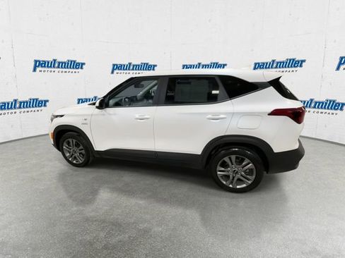 Used 2022 Kia Seltos LX image 7