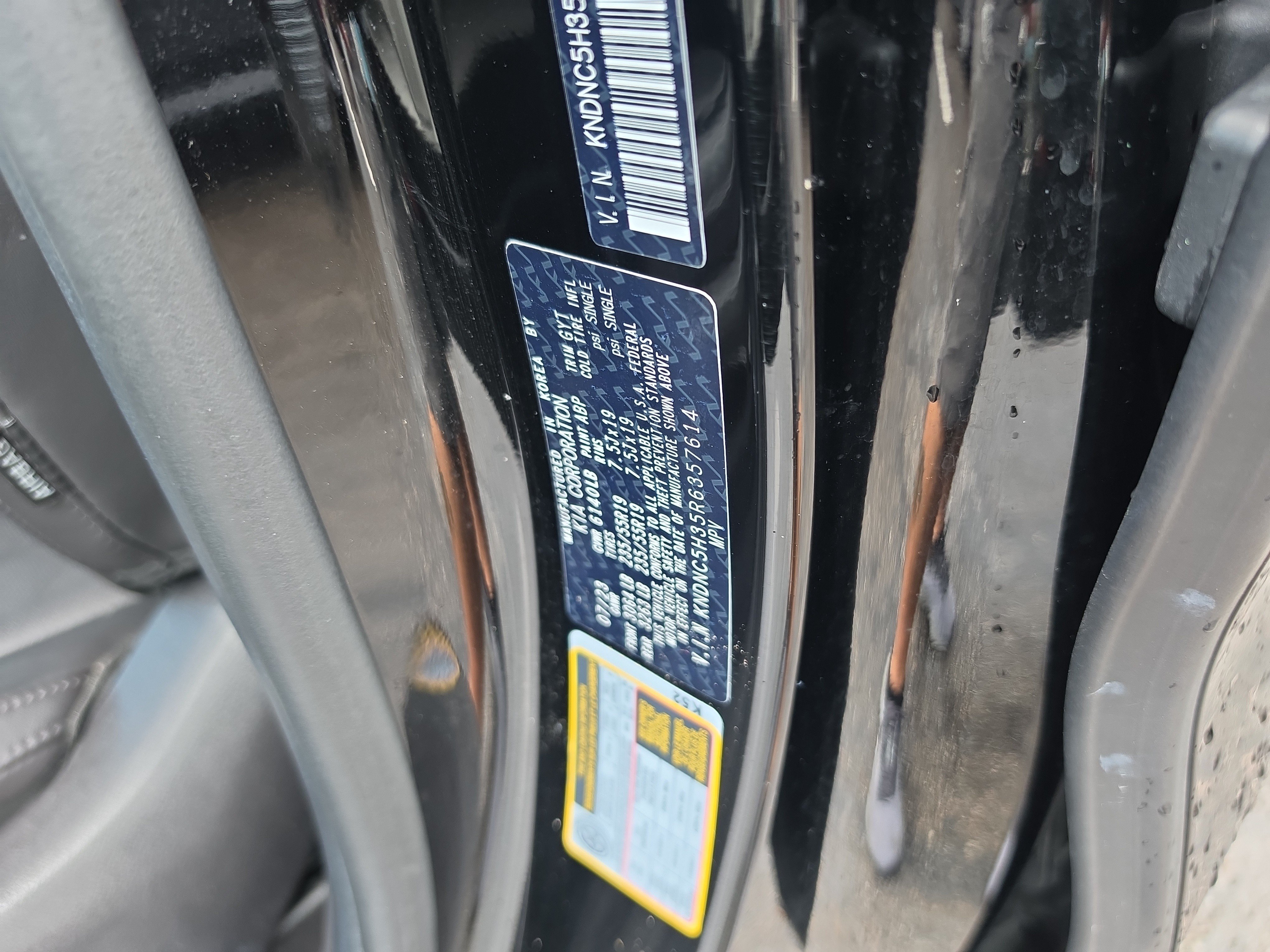 Certified 2024 Kia Carnival EX FWD image 34