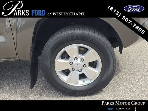 Used 2015 Toyota Tacoma 4x4 Access Cab V6 w/ TRD Sport Package image 28