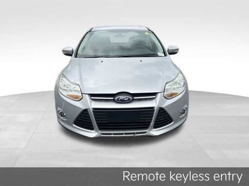 Used 2014 Ford Focus SE w/ Equipment Group 201A FWD image 2