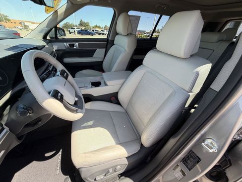 Used 2024 Hyundai Santa Fe Limited AWD/4WD image 17