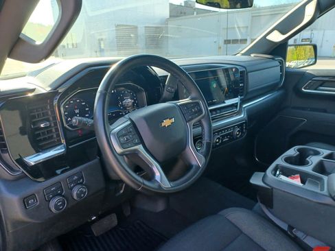 Used 2023 Chevrolet Silverado 1500 LT AWD/4WD image 8