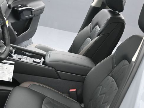 New 2026 Nissan Pathfinder Platinum AWD/4WD image 18