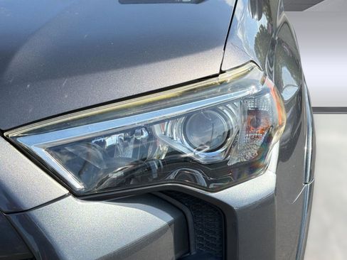 Used 2018 Toyota 4Runner TRD Off-Road Premium image 11