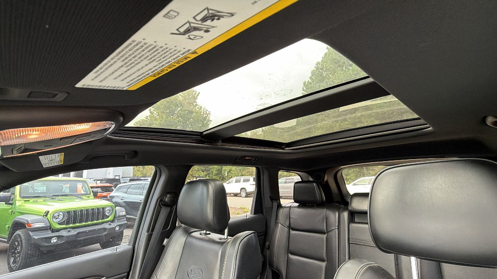 Used 2014 Jeep Grand Cherokee Overland w/ Advanced Technology Group RWD image 18
