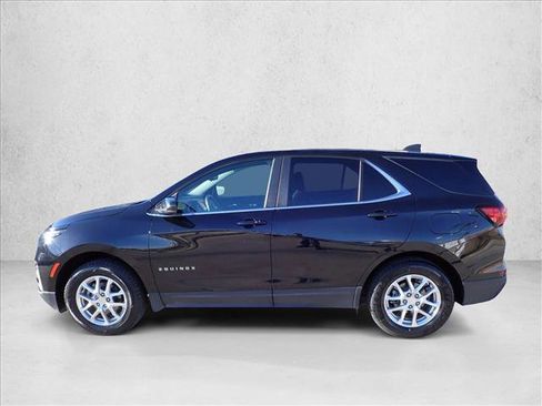 Used 2024 Chevrolet Equinox LT image 2