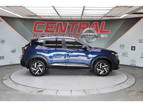 Used 2026 Nissan Kicks SV FWD image 5