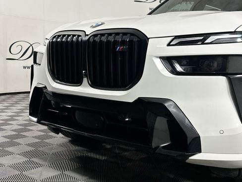 Used 2025 BMW X7 M60i AWD/4WD image 36