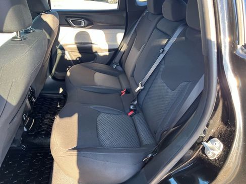 Used 2024 Jeep Compass Sport image 19