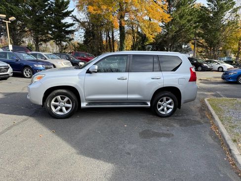Used 2011 Lexus GX 460 image 4