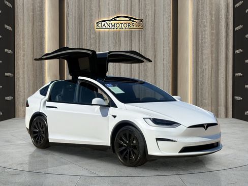 Used 2023 Tesla Model X image 21