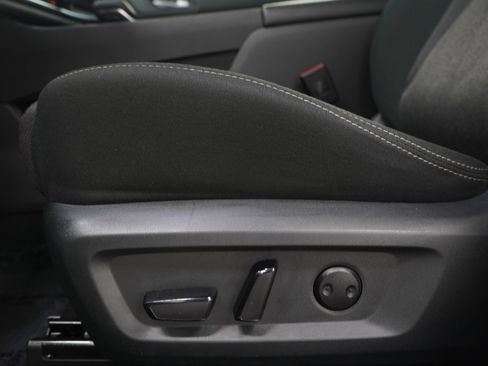 Used 2025 Nissan Rogue SV image 25