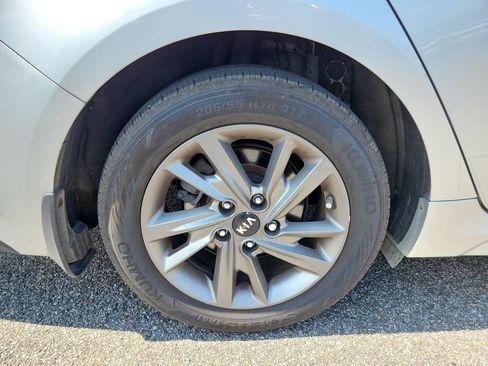 Used 2019 Kia Optima LX FWD image 9