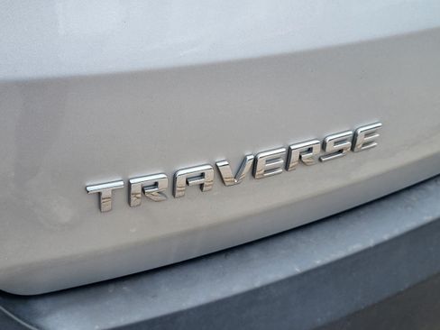 Used 2020 Chevrolet Traverse LT FWD image 18