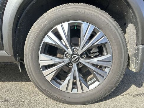 Used 2023 Nissan Rogue SV image 28