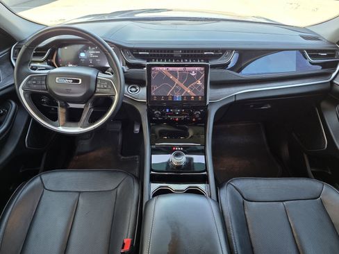 Used 2022 Jeep Grand Cherokee L Limited w/ Luxury Tech Group II image 10