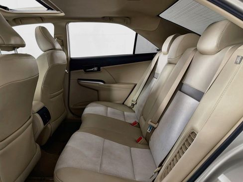 Used 2013 Toyota Camry XLE w/ Leather Pkg FWD image 8