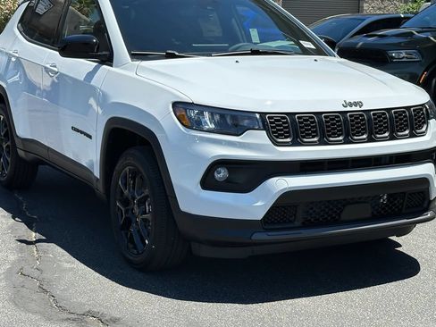New 2026 Jeep Compass Latitude AWD/4WD image 9