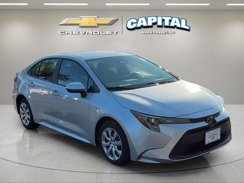 Used 2023 Toyota Corolla LE FWD image 7