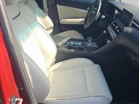 Used 2024 Genesis G70 3.3T Advanced RWD image 5