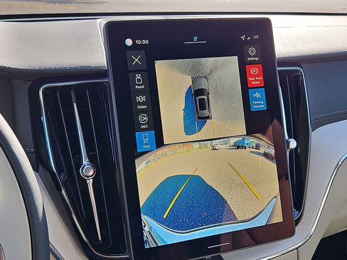 New 2026 Volvo XC60 B5 Ultra w/ Protection Package Premier image 17