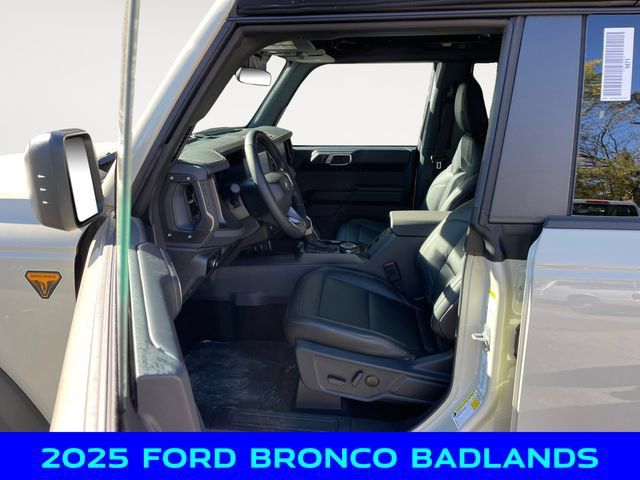 New 2025 Ford Bronco Badlands AWD/4WD image 9