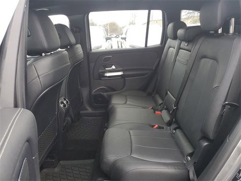 Used 2021 Mercedes-Benz GLB 250 4MATIC image 10