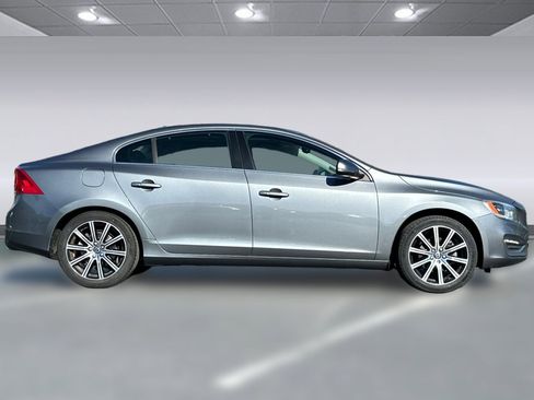 Used 2017 Volvo S60 T5 Inscription Platinum image 7