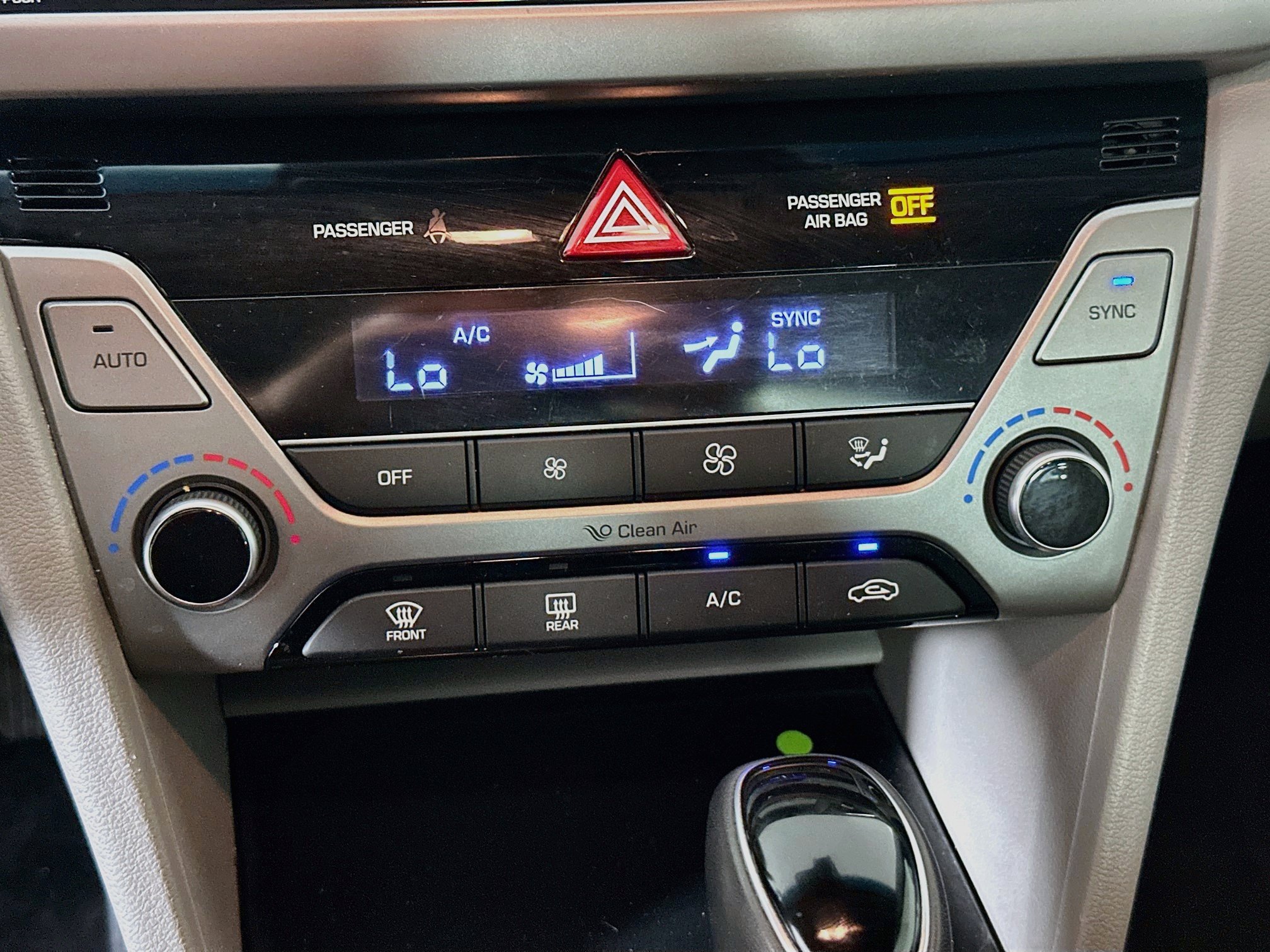 Used 2018 Hyundai Elantra Limited w/ Limited Ultimate Package 02 FWD image 24