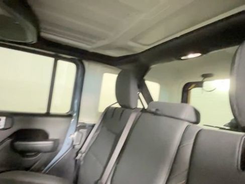 Used 2024 Jeep Wrangler Unlimited AWD/4WD image 19