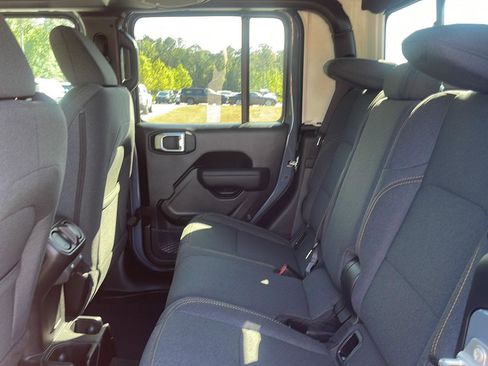 New 2026 Jeep Gladiator Sport AWD/4WD image 25